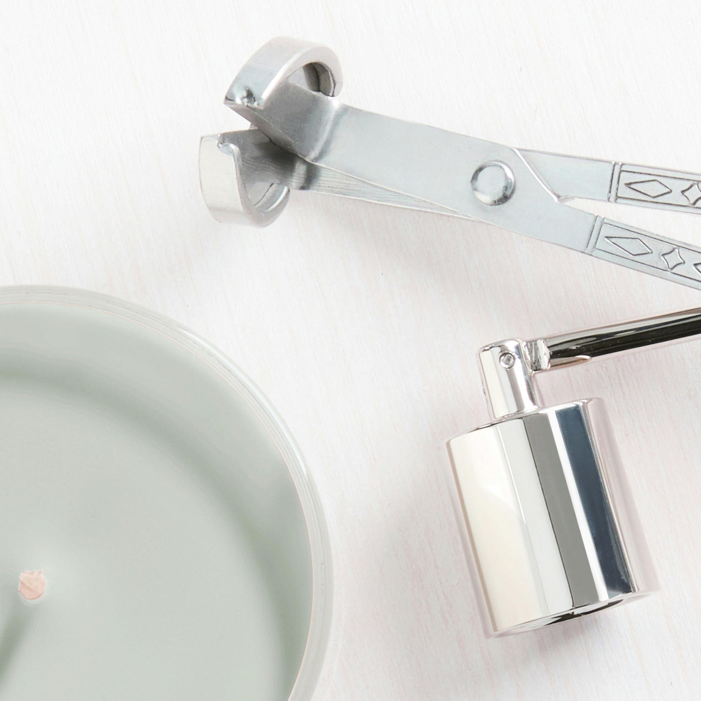 Iris Apple Original Large Jar Candle